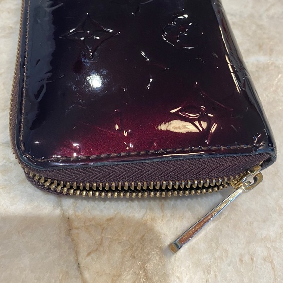 Louis Vuitton Monogram Vernis Zippy Wallet - Picture 16 of 17